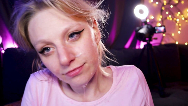 NewDaddies: Bimbo tóc vàng bú cu và hứng tinh lên mặt