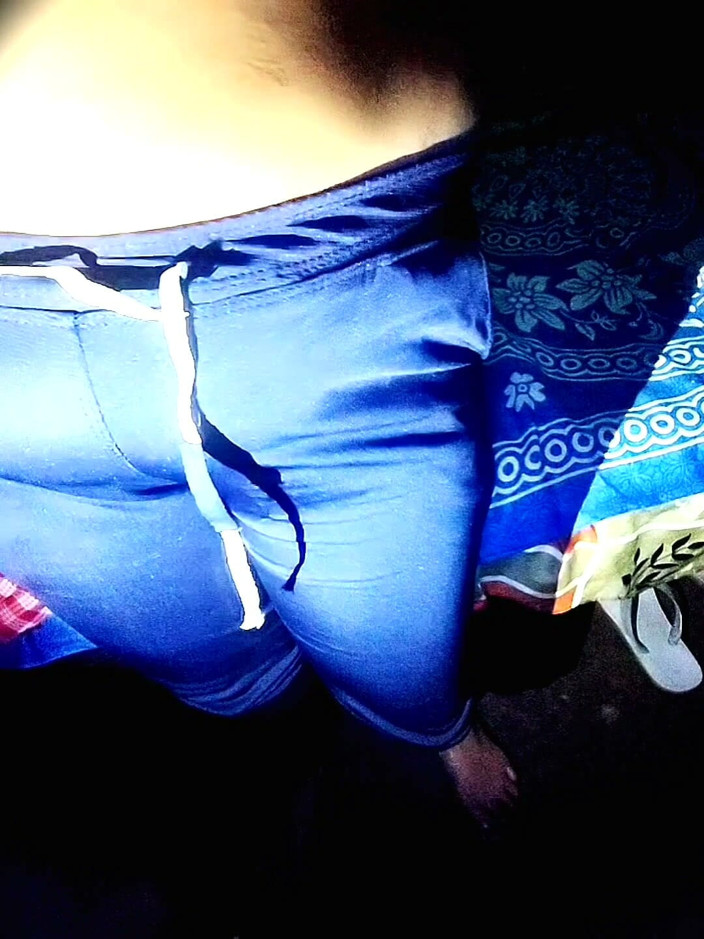 Neha_Noonu: Exotische desi-amateurin drückt &amp; spielt nasser finger, volle unbeschnittende show