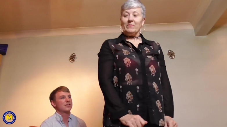 Mature NL: Lovely GILF knows how to pleasure a young guy's big...
