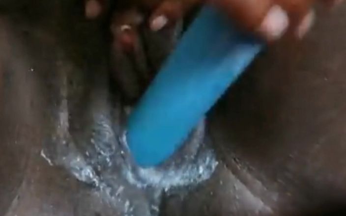 Barqueen: Sexypussi Strikes Again with the Best African Pussy