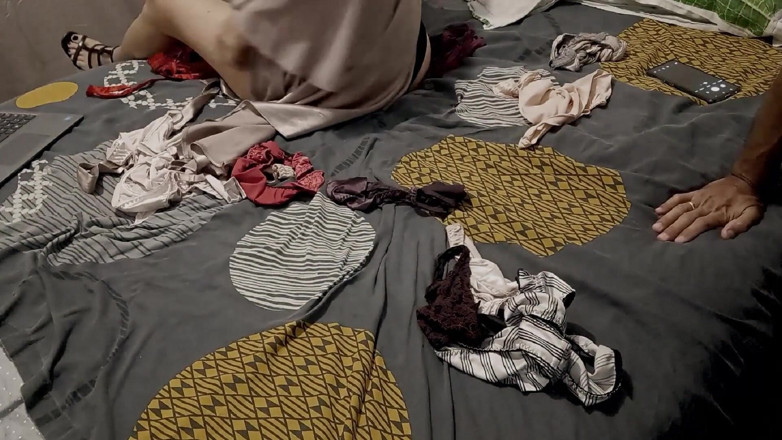 Sexy O2: Franse amateur, op zijn hondjes neuken, satijnen lingerie, gekeerde seks,...