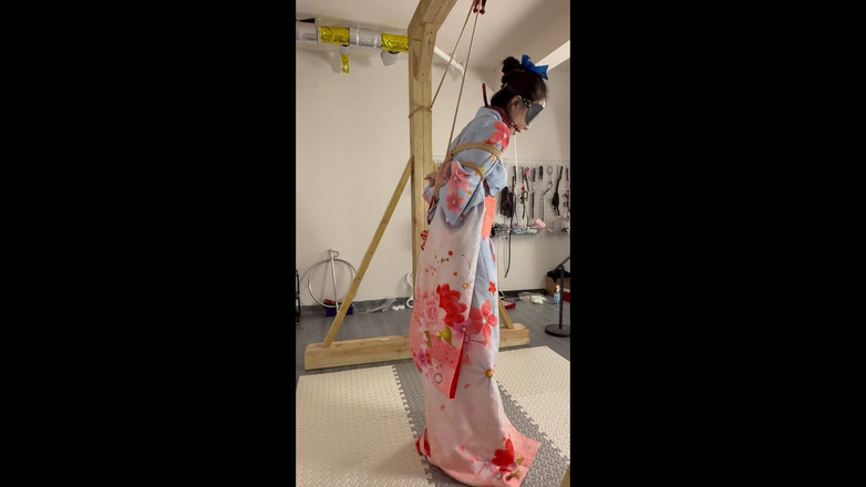 Yanmou: A versão clímax de usar um quimono em um dia...