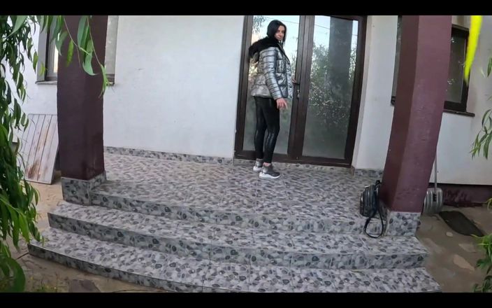 MilfyCalla: Banyak air mani pada jaket saya yang berkilat dari tukang...