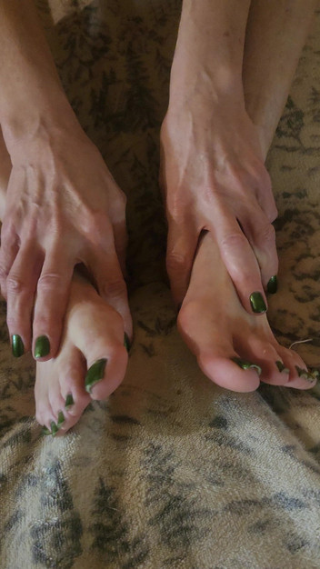 Goode Girl: Goode Girl memberikan tubuh ibadah joi