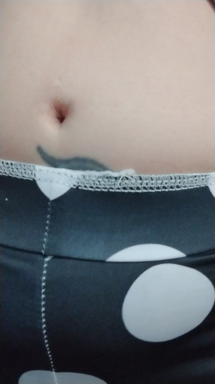Abby Anna: Belly Button Play Time Digging Picking