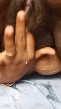 Vid_20250110132922.mp Indian Anty Hot Scene in Bed Room