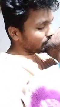 Homosexual indian - astăzi, pentru prima dată, am luat penisul prietenului meu student în gura mea