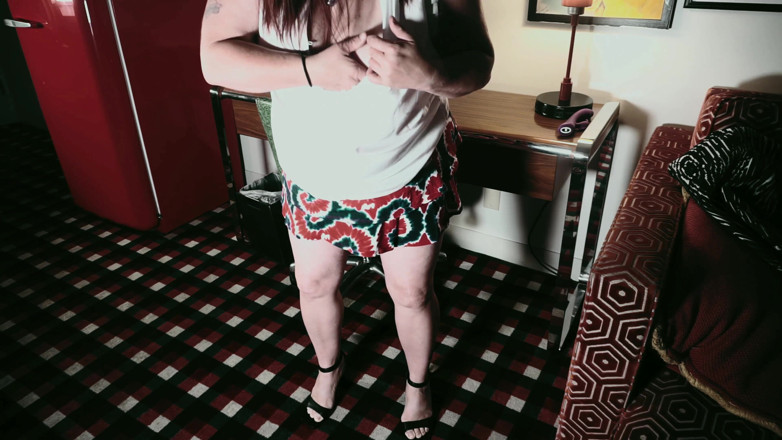 SexyNEBBW: Short skirt shoe fuck