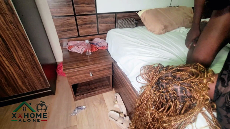 Home Alone: Amatur sebenar menunggang cowgirl