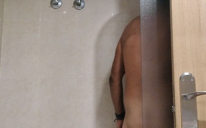 Boy top Amador: 好好洗一次澡