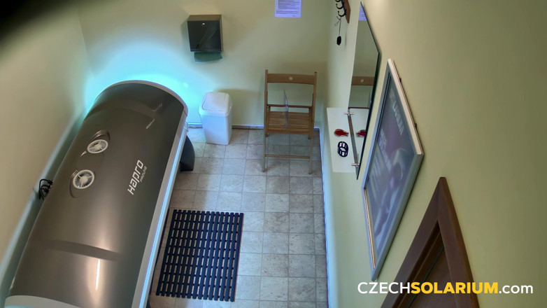 Czech Solarium: Tschechisches Solarium 315: sexy Frau zeigt sich im Solarium