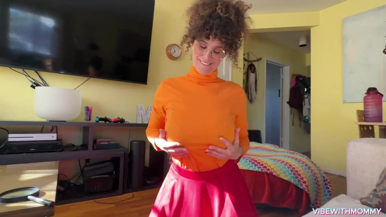 VibeWithMommy: Best Friend's Mom Doesn't