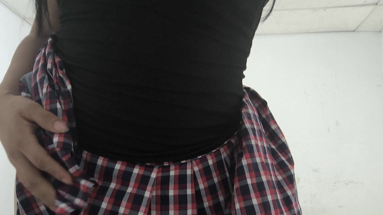 NEGRITA SEXY: Má něco nenormálního ve vagíně !! Zvláštní boule na jejích vaginálních...