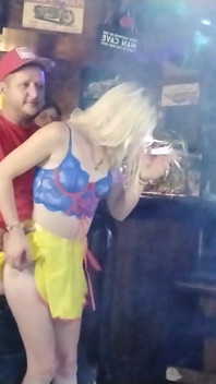 Saaie Oude Man En Geile Blondine
