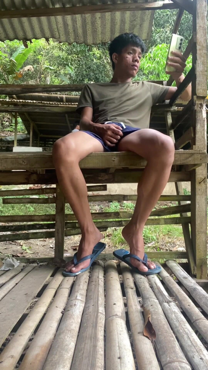 Jameson Official: Young Pinoy Twink Jerks off Secretly Outdoors