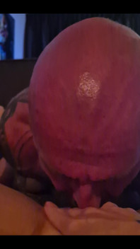 Pertunjukan horney piss wet!