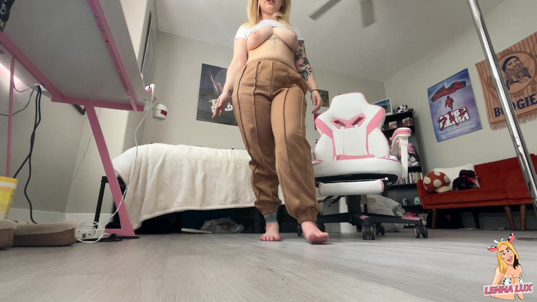 Lenna Lux: Perverzáky by se neměly stříkat