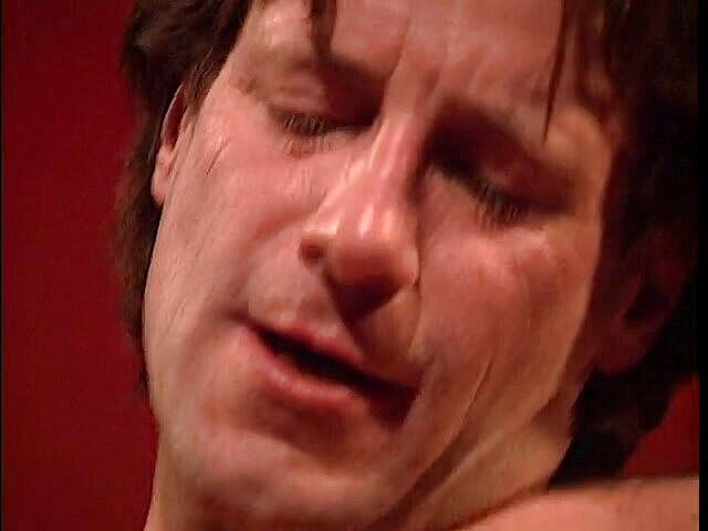 Stunning Blondes: Heiße kleine blondine hart in ihre muschi geritten