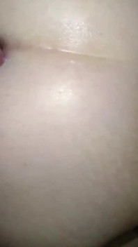 Stiefmutter im ballerina-kleid grob anal gefickt, großer creampie, schmutziges höschen