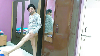 Cute & Nude Crossdresser: 의붓여동생 티셔츠만 입은 달콤한 계집애 크로스드레서 펨보이 달콤한 롤리팝.