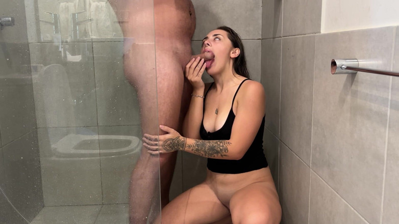 Raxxxbit: Mokra i niechlujna facefuck