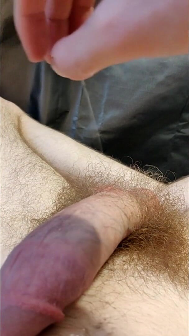 AssHungry4Cock: Eu lentamente acarito uma poça de punheta