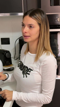 Influencer Stays on Foot After the Car Doesn't Start Anymore Luckily She Finds a Guy Who Takes Her Home and Fucks Her