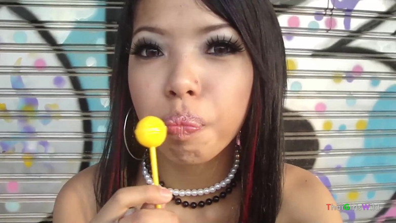 Thai Girls Wild: สาวอีโมไทยโดนเย็ดแบบไม่ใส่ถุงในห้องระยะสั้น
