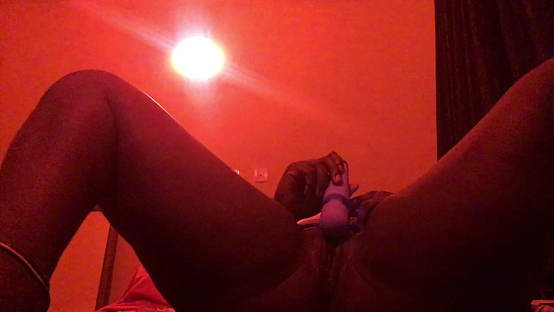 King Sasha's hub: Oyuncağım bacaklarımı sallıyor