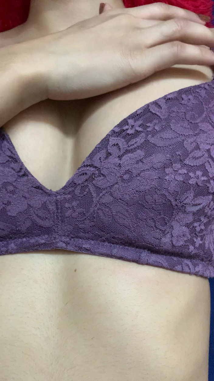 Riya mickey: Mi hermanastro vino de la universidad y me vio usar...