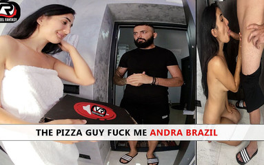 VR PORN: Andra Brazil ile pizza teslimatı