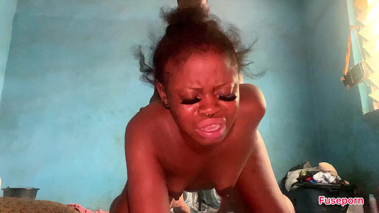 Fuseporn: Z velkého černého ptáka kape moje sousedka