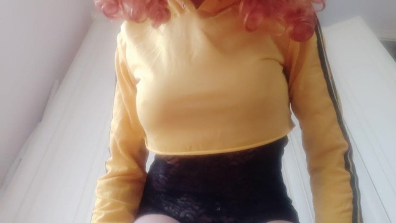 savannahamatoriale: Lavinia's cameltoe is so exciting that you will explode