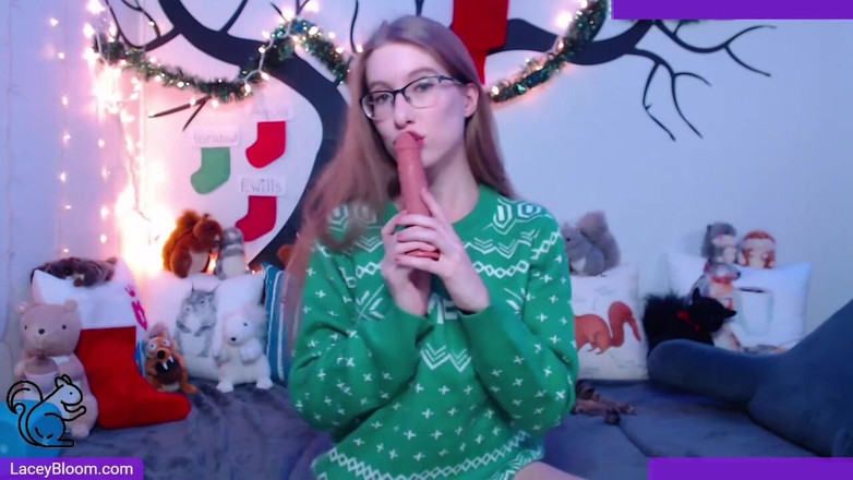 Lacey Bloom: Pertunjukan live: sepong kontol di hari natal 5:50