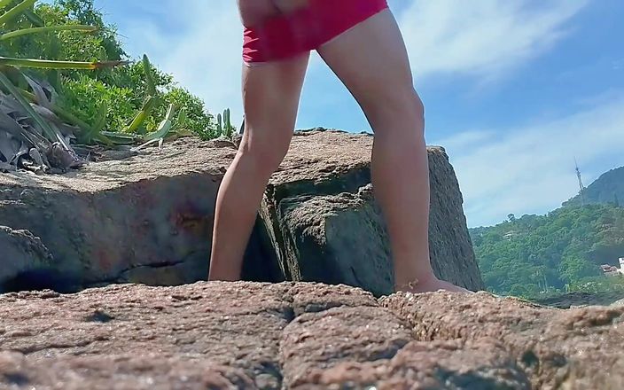 Marcosninfo: I Showed off on the Rock on the Beach and...
