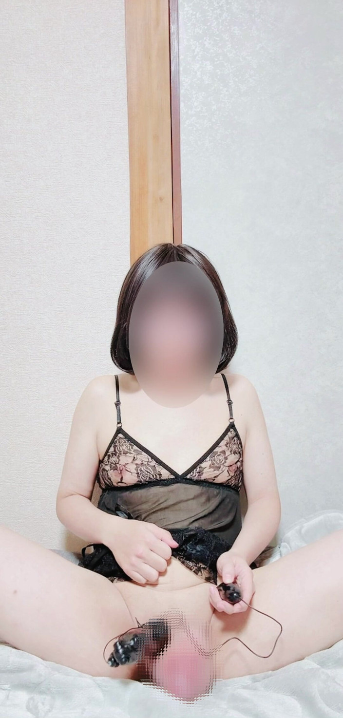 Madoka: Bir ladyboy'un vibratör mastürbasyonu