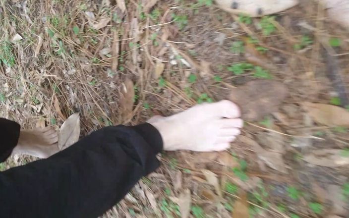 Legsistance: Tylko ja i moje stopy na podwórku, a nie na...