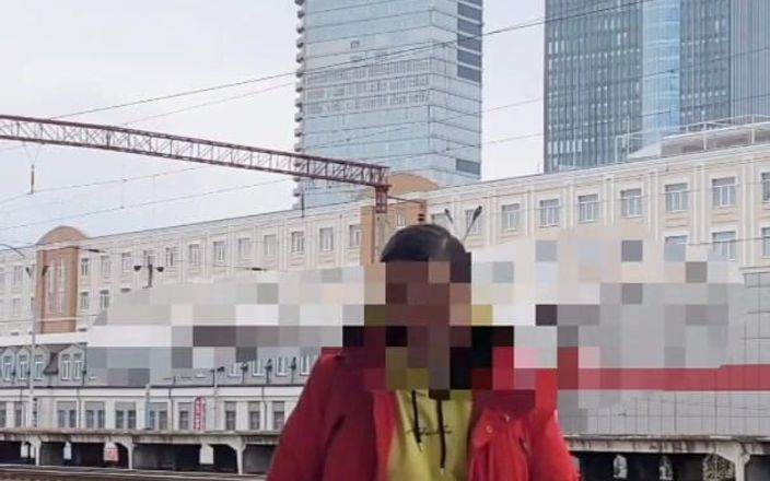 Wanker forever: Очень горячая рискованно публичная. Моя дрочка на железнодорожной платформе