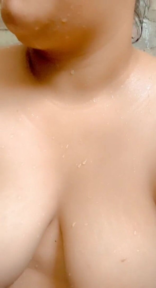 Fernanda190: Sprcha s latinou