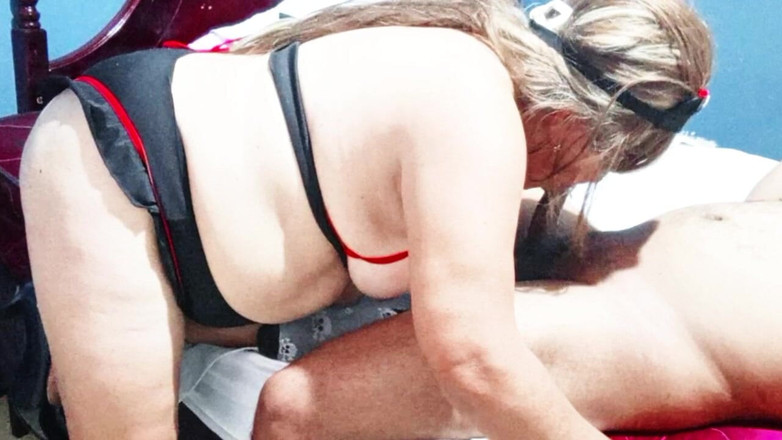 Milfta boohot: Emerytowana pielęgniarka Seks oralny MILF z dużym tyłkiem