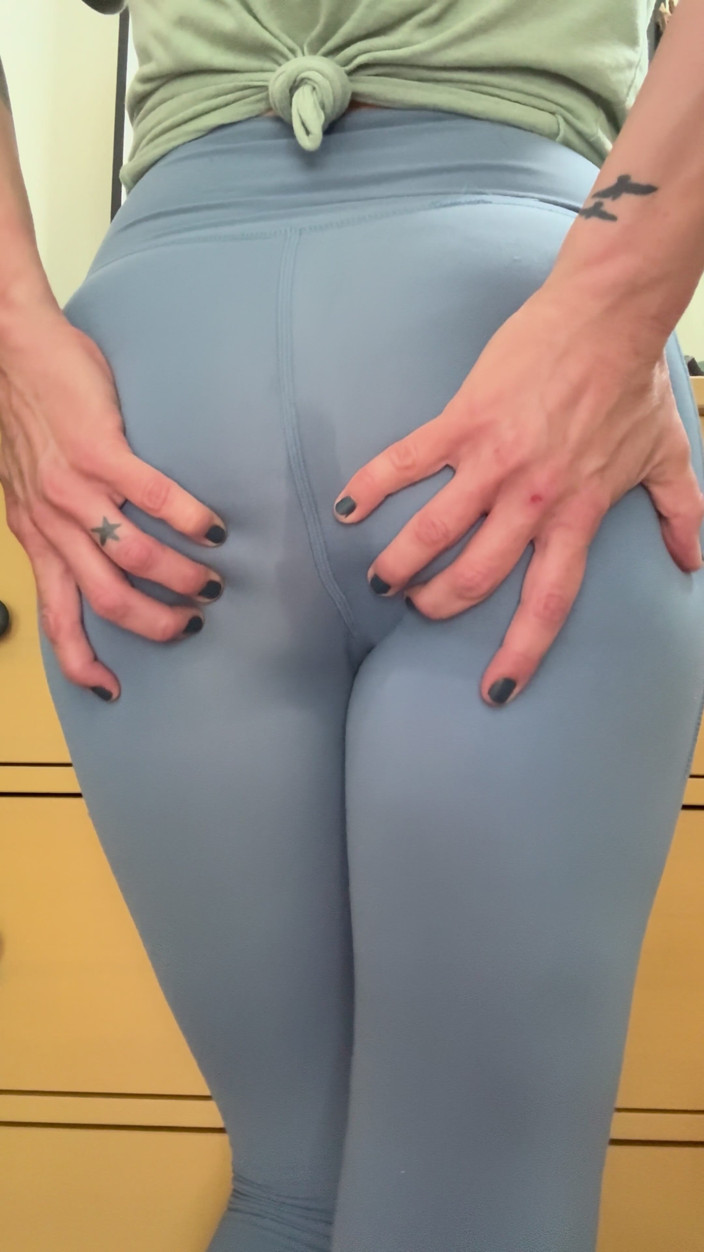 Autumn Valentine: Figa sudata in spandex di lycra