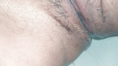 Lily & Theo: Šortky nenasytného páru. Ejakulace velkého čůráka se vzpomínkami a touha šukat chamtivou...