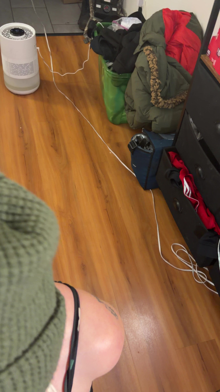 Alpha stud 4 u: Baise-la par la bouche à genoux