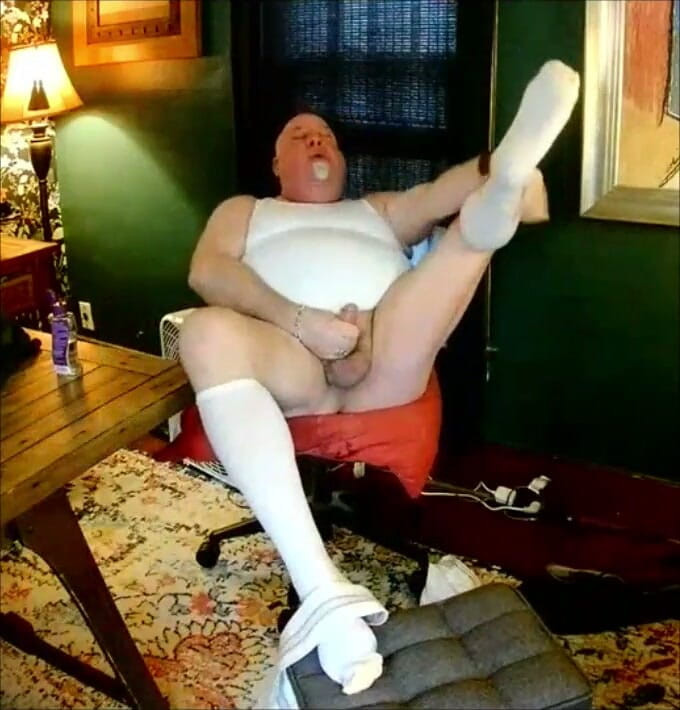 beardaddychub: Bear Stepdaddy Chub Shoots While Jerking in Jock