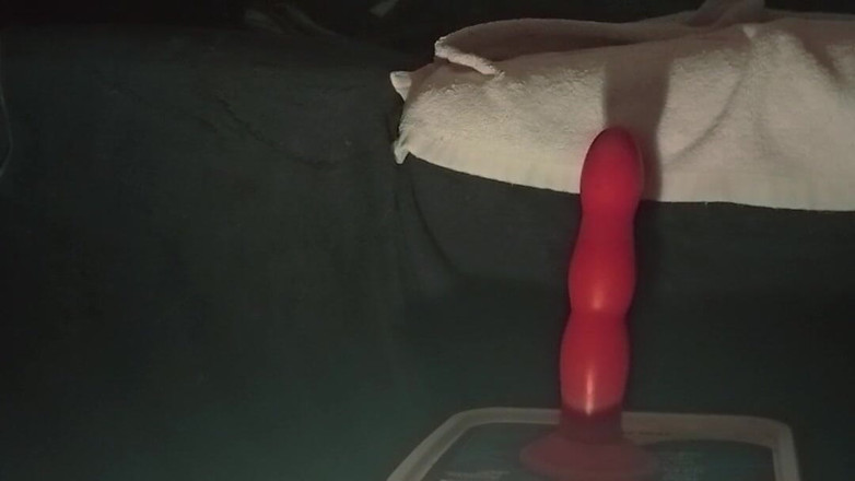 Albert Deepthruster: 방에 가서 장난감을 가지고 놀십시오.