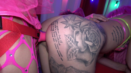 Cock Crazed Clowns: Ghetto Ballerina se setkává s růžovými klauny