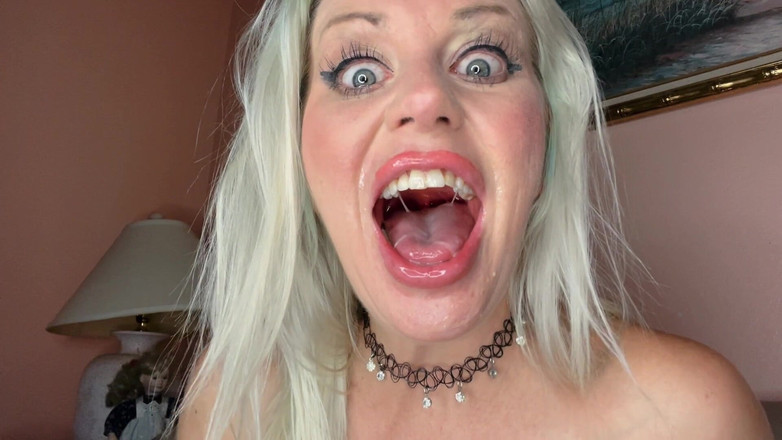 Sultry Silvea: Smyslná silvea nevlastní máma tě polyká jako dort