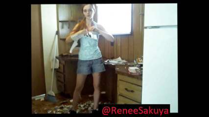 Renee Sakuya: Ripping up mail for pathetic loser