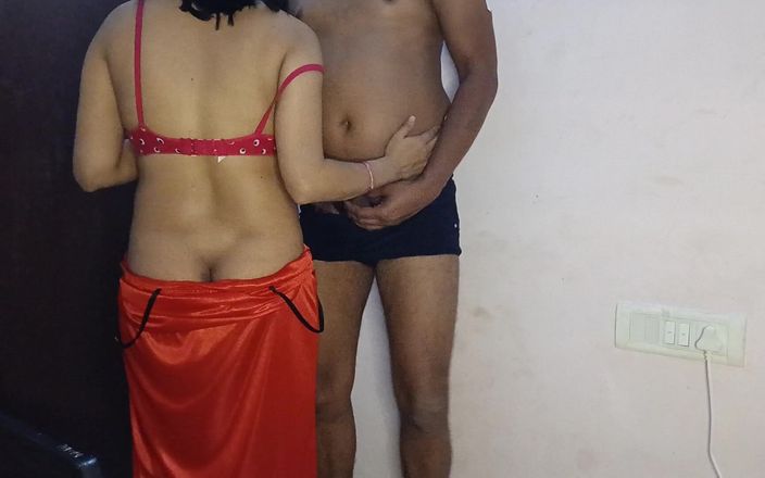 Peena: 性感的怀孕 bhabi 与 dewar 发生性关系