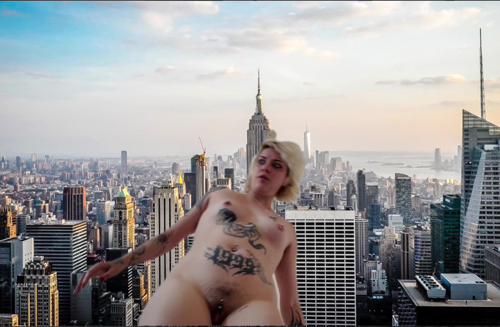 Glitterqueen1999: Its a Giantess' World